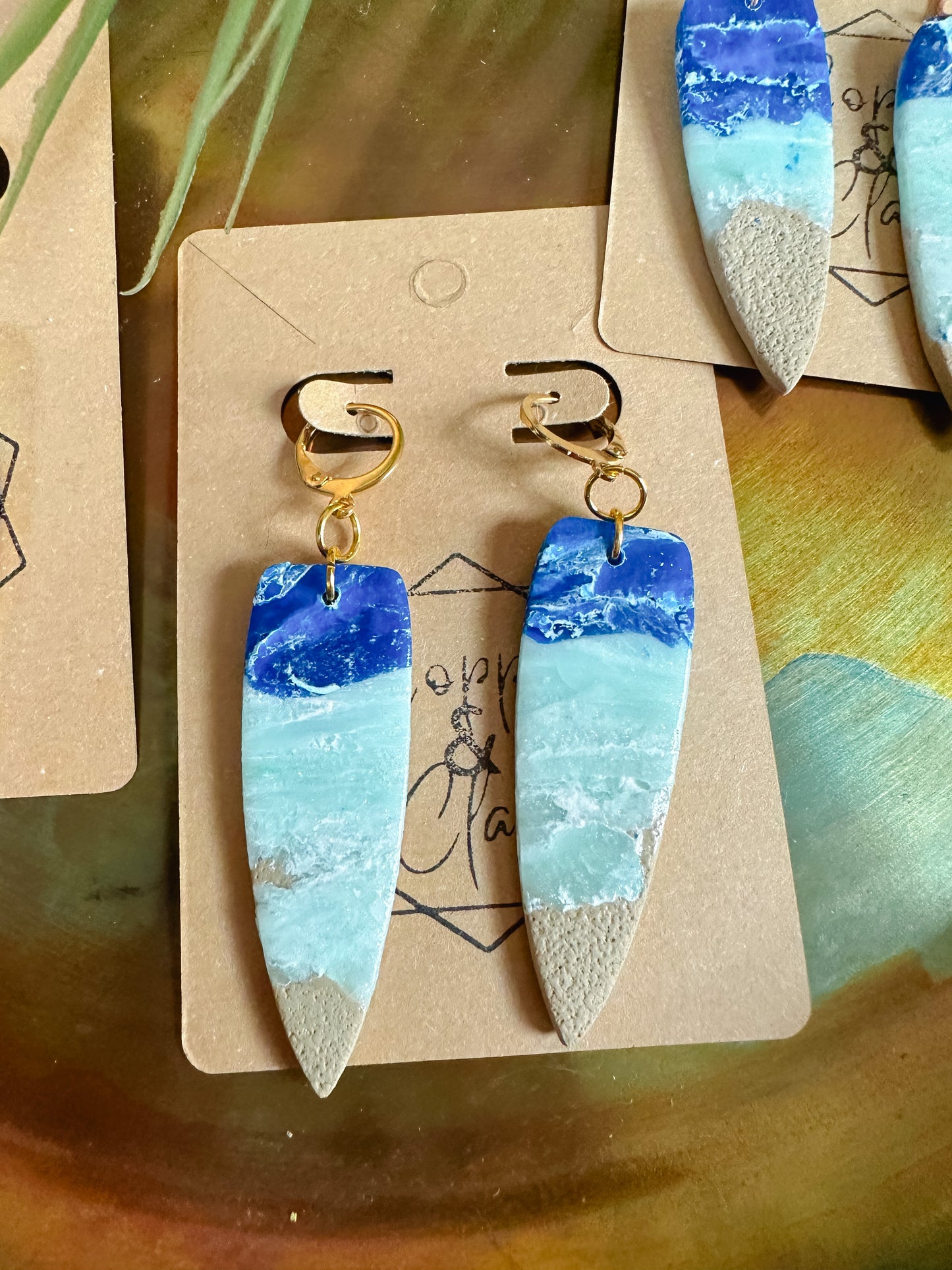 Beachside Dagger Huggie