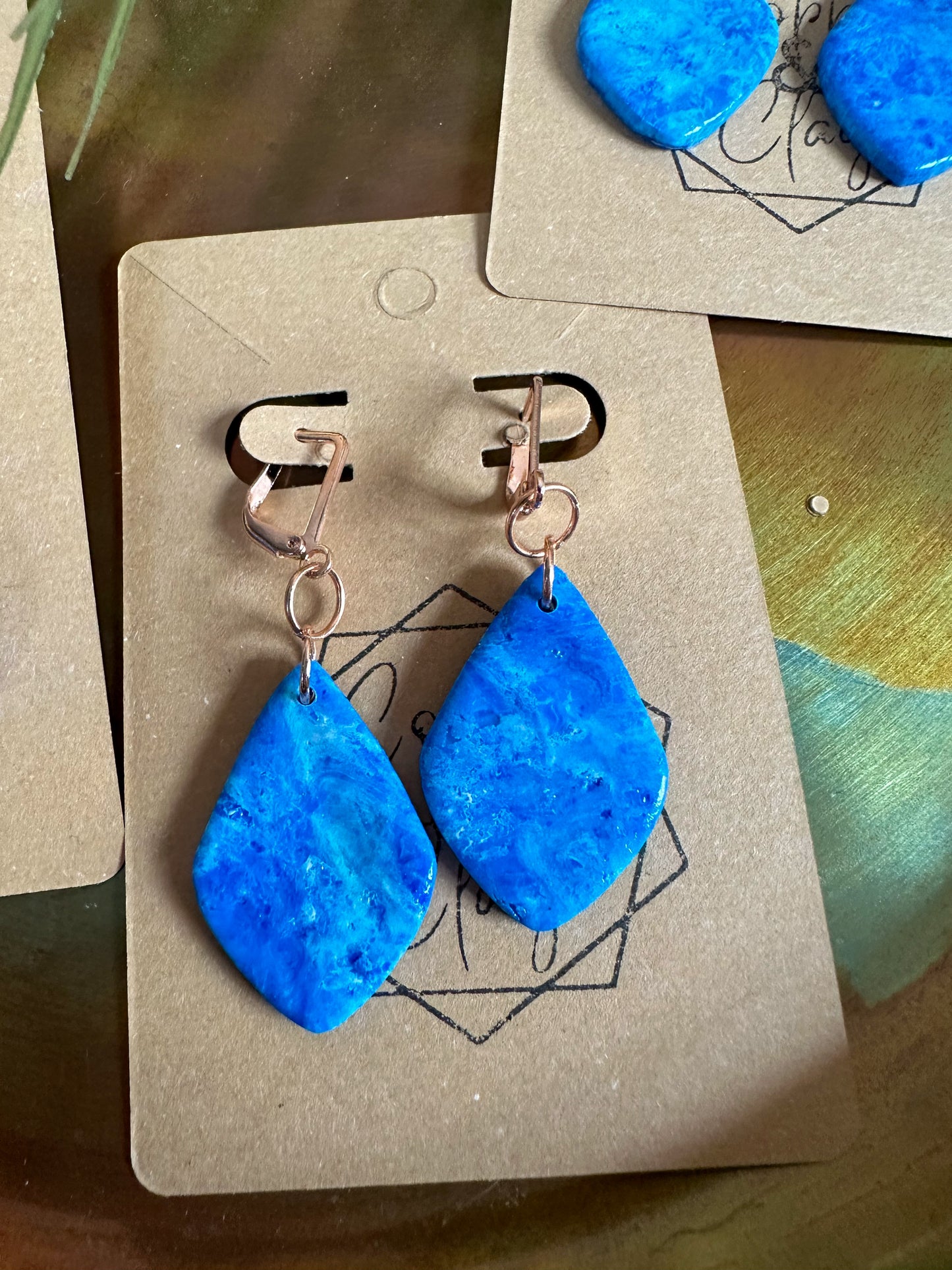 Ocean Tide Teardrop Huggie
