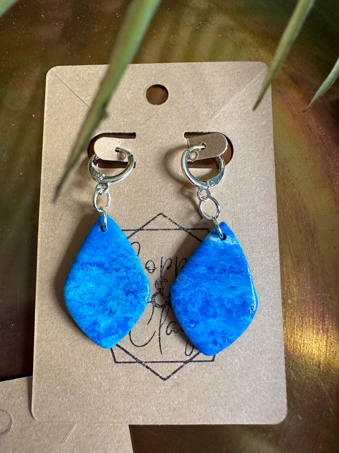 Ocean Tide Teardrop Huggie